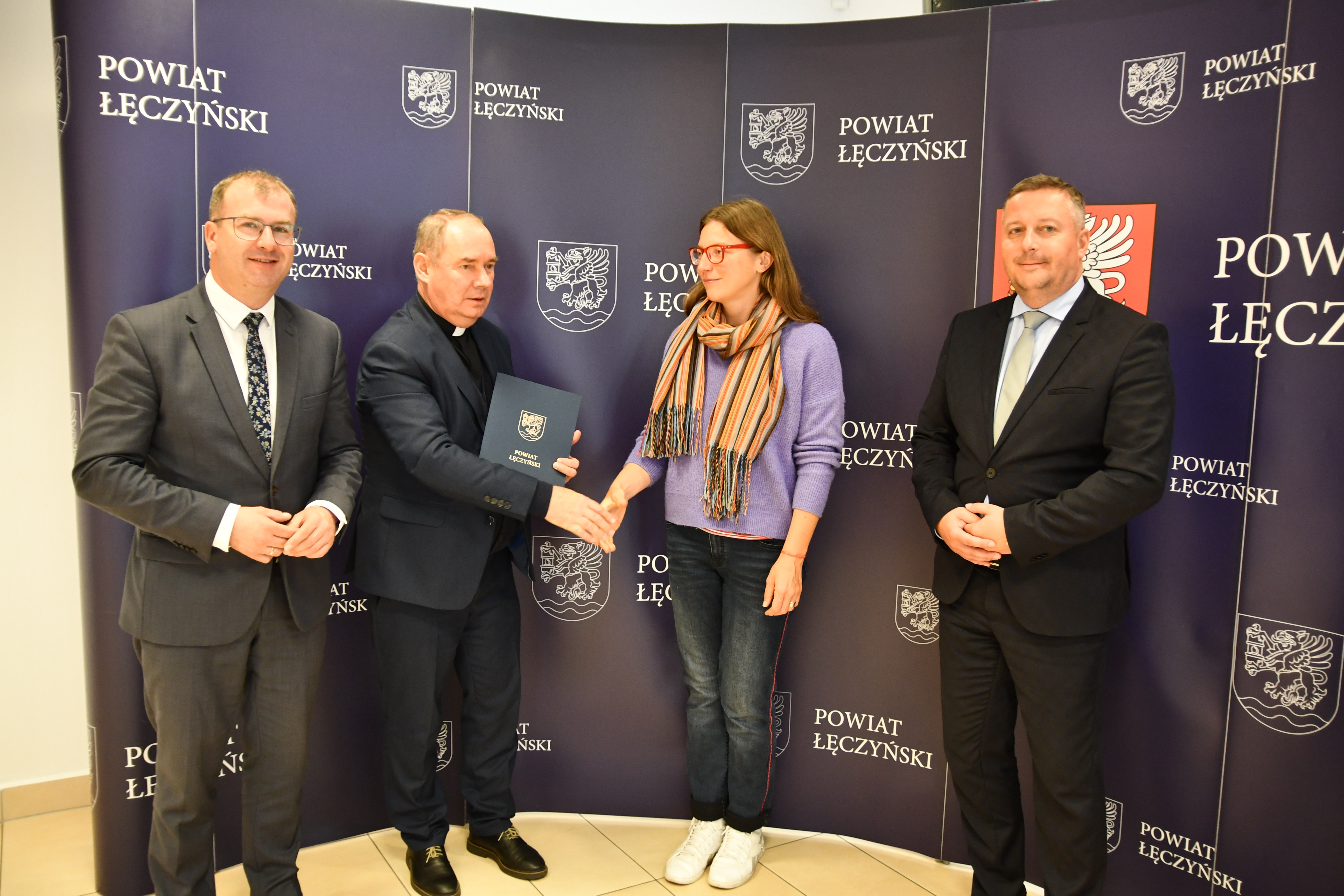 Renowacja zabytkowego ogrodzenia cmentarza w Łęcznej